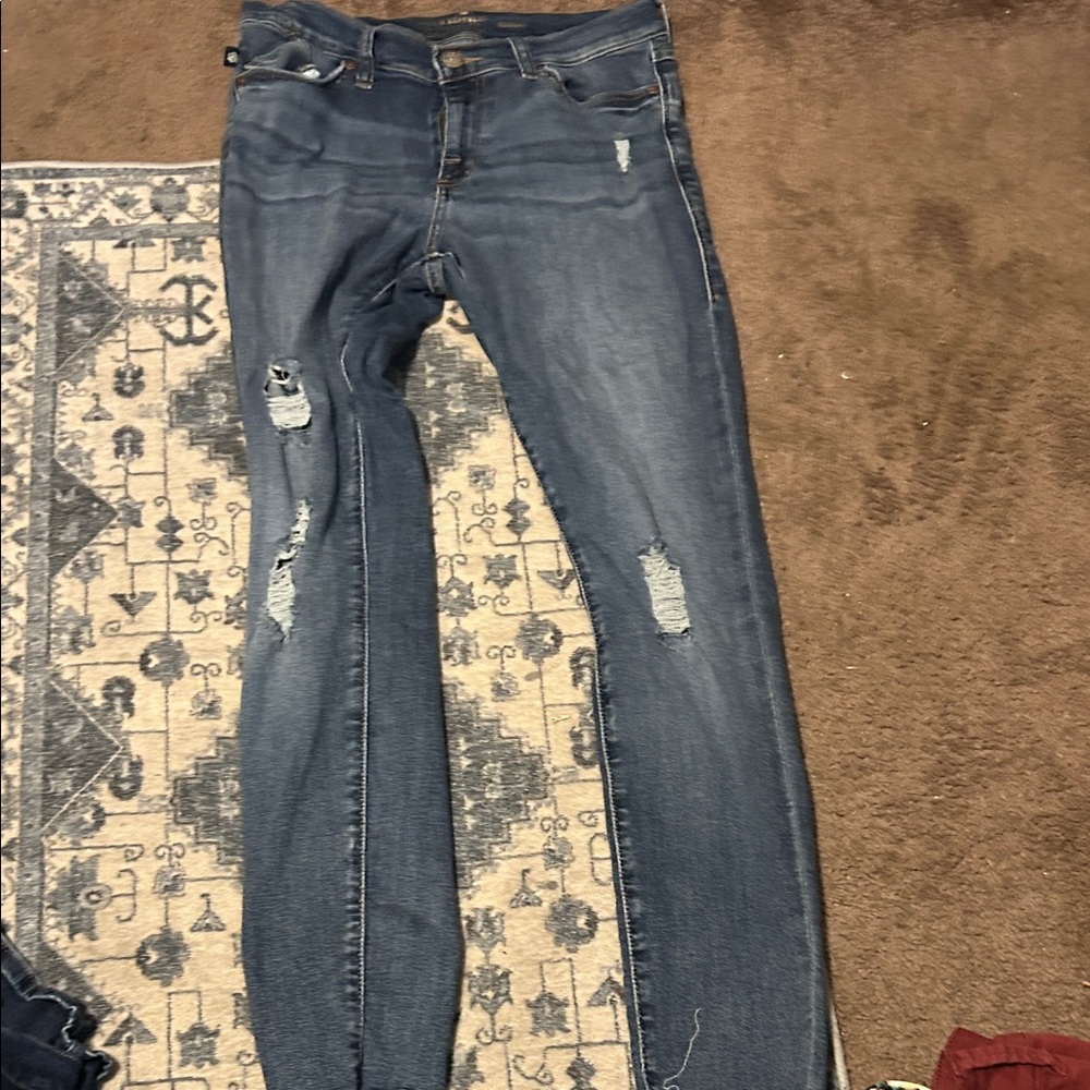 Rock & Republic Distressed Denim Skinny Jeans